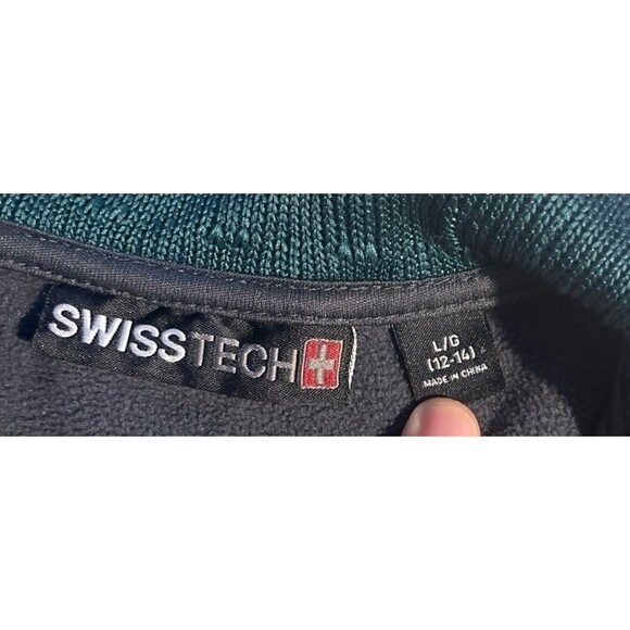 Swiss Tech Green Sweater - Picture 5 of 5
